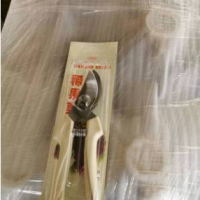 一批庫存剪刀 因為樣式不太新穎 質量絕對可靠
