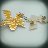 西服胸針定制、金屬LOGO徽章、大眾點(diǎn)評標(biāo)致徽章生產(chǎn)廠