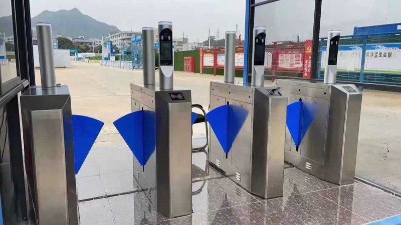翼閘加測溫通行