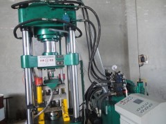 遼陽市全自動粉末成型液壓機安全操作規程Y